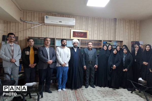 دیدار معاونین پرورشی، مربیان تربیتی و مشاورین منطقه با امام جمعه باقرشهر و کهریزک 