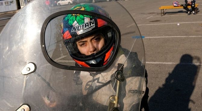 جزئیات جدید درباره گواهینامه موتورسیکلت برای بانوان