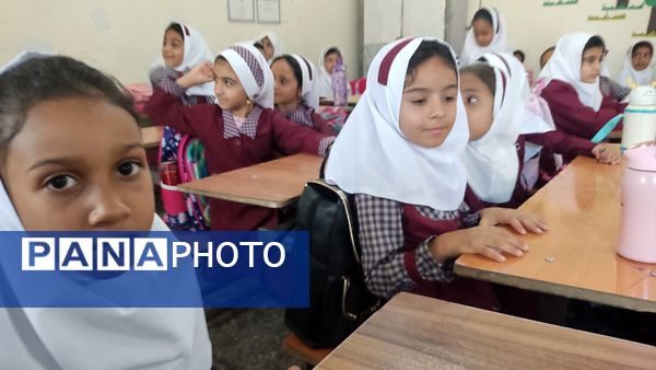 زنگ مهر در مدرسه استقلال نواخته شد