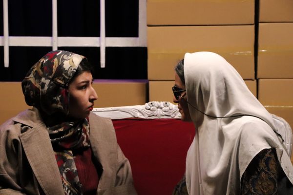 نمایش «در باران آمد» تا سوم مهرماه روی صحنه می‌رود