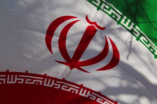 صبحگاه پرشور پاییزی در مدرسه نور ایمان بهارستان‌دو