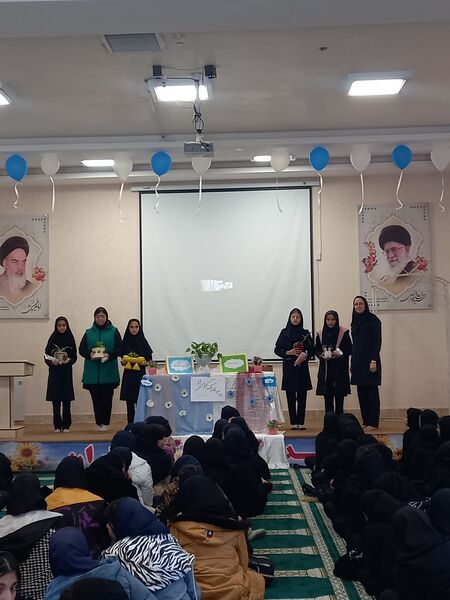 گرامیداشت هفته هوای پاک در دبیرستان دخترانه فرهنگ مرحوم فخرایی