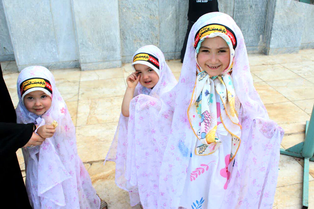 جلوه‌های زیبای انس و همدلی در خدمت به ارادتمندان سیدالشهدا(ع)