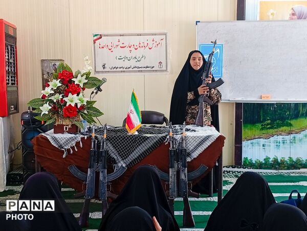 اردوی آموزشی و مهارتی «طلایه‌داران» ویژه دانش‌آموزان دختر در هنرستان فرید زاوه