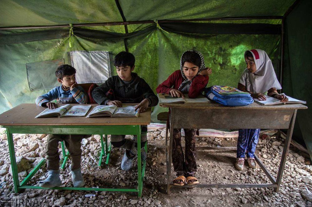 از سرمای چادرهای سیاه عشایری تا گرمای عشق معلمی
