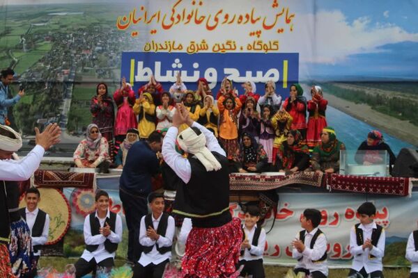 همایش پیاده‌روی خانوادگی در گلوگاه 