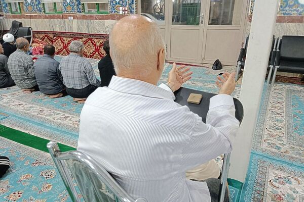 مراسم معنوی اعتکاف در مسجد اعظم حضرت ابوالفضل (ع) بهارستان دو