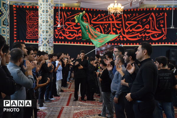 ترویج فرهنگ عاشورایی در آیین «احلی من العسل» زرقان