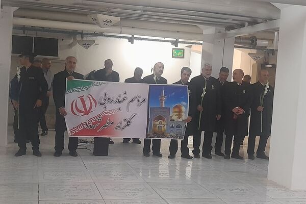 تجدید میثاق با خون شهدا در مراسم غبارروبی گلزار شهدا در حرم 
