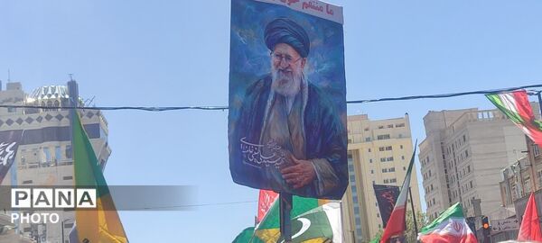 وداعِ جهان با «پدر» در صحنِ خورشید