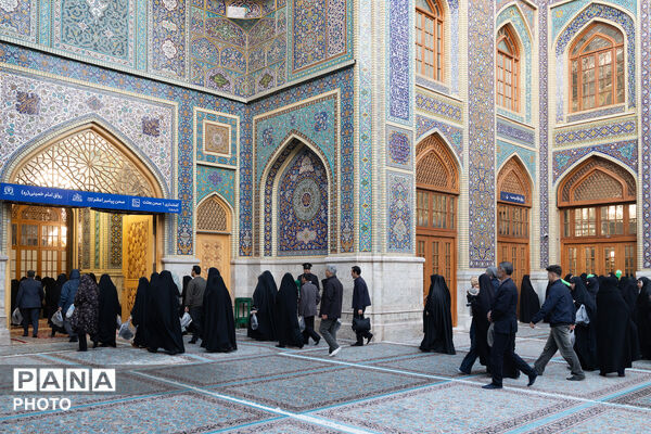 اقامه نماز عید فطر در حرم مطهر رضوی-۱
