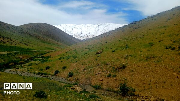 بهار در حومه کوهرنگ