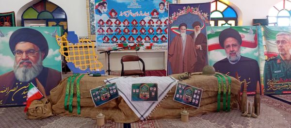 تجدید میثاق نسل آینده با شهدای دیروز در مسجد جامع شادمهر