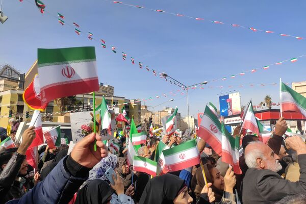 مردم انقلابی، برای وطن 