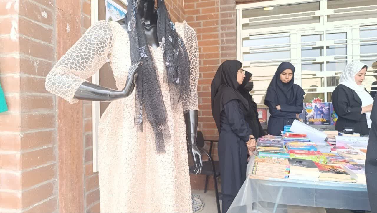 نمایشگاه آثار و دست‌سازه‌های هنرجویان در شهر رویدر