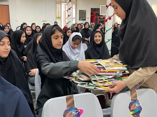 برگزاری مراسم به مناسبت جشن جوانه ها در دبیرستان شهید محمدی پور خلیل آباد 