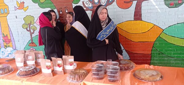 بازارچه هنر دخترانه توسط دانش‌آموزان انجمن اسلامی