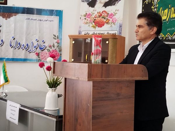 کارگاه توانمندسازی والدین در کاشمر