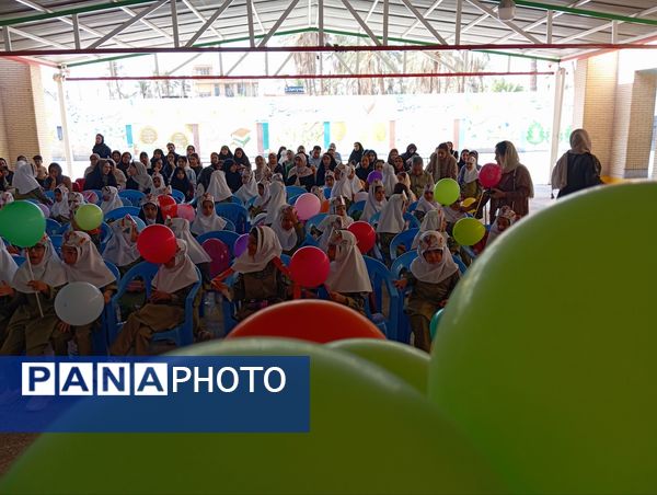 شکوفه‌های دانایی در مدرسه شاهد حاجی‌آباد