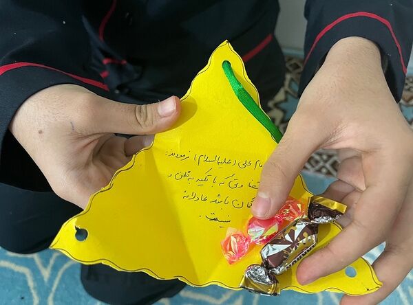 برگزاری مراسمی به‌مناسبت ولادت حضرت علی (ع) و روز پدر در دبستان دخترانه بعثت ۲
