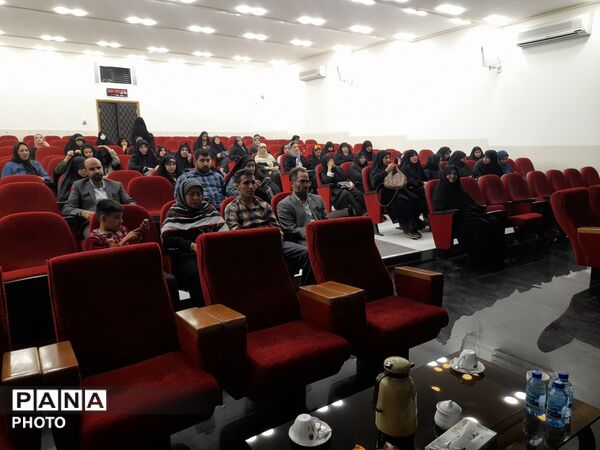 برگزاری مجمع عمومی انجمن اولیا و مربیان دبیرستان شاهد ارض اقدس ناحیه ۳