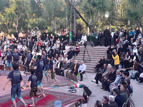 برگزاری جشنواره آیین و رونمایی از پویش‌ ملی «من میراث‌بان ایرانم» در پارک ایران کوچک کرج 