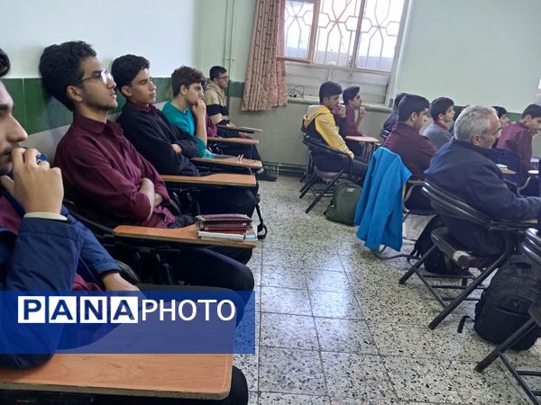 گفتگو با قبول شدگان کنکور دبیرستان نمونه آیت‌الله خامنه‌ای