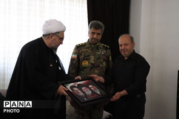 بزرگداشت شهید امیر علی الوندی در یادواره خانگی خادمین شهدای غریب اسارت 