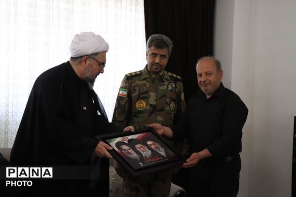 بزرگداشت شهید امیر علی الوندی در یادواره خانگی خادمین شهدای غریب اسارت 