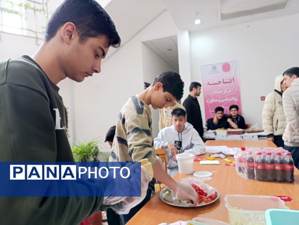 برپایی بازارچه کار و فناوری دبیرستان غیر دولتی شایستگان آشخانه 