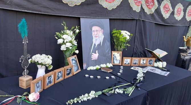 مراسم چهلمین روز از شهادت قائد امت در
میدان جمهورى