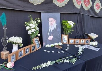 مراسم چهلمین روز از شهادت قائد امت در
میدان جمهورى