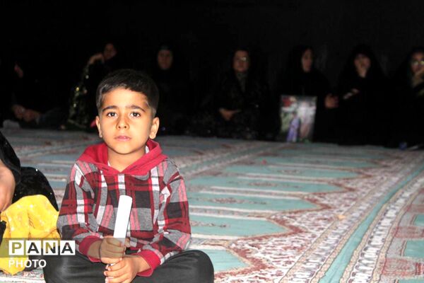 جلوه‌هایی تماشایی از حضور کودکان و نوجوانان مارگونی در غم شهادت امام خامنه‌ای(ره)
