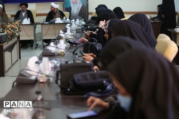 نشست خبری تشریح برنامه‌های دهه کرامت در قم