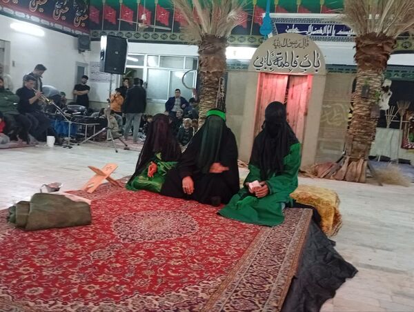 اجرای نمایش و شبیه خوانی دهه فاطمیه در تکیه ابوالفضلی روستای فدافن