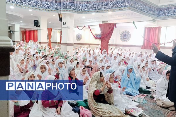 آیین جشن تکلیف دانش‌آموزان دختر شهرستان پردیس در فضایی معنوی و باشکوه