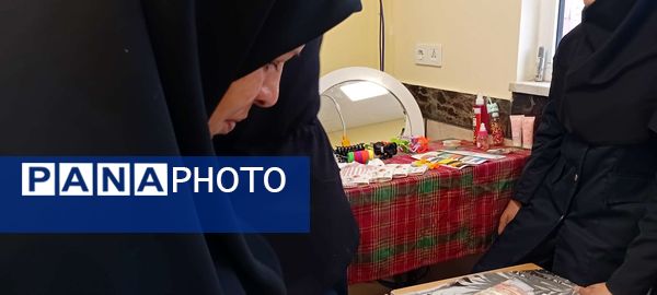 بازدید مدیر و پرسنل دبیرستان مادر مهربان خلیل آباد از بازارچه کار آفرینی