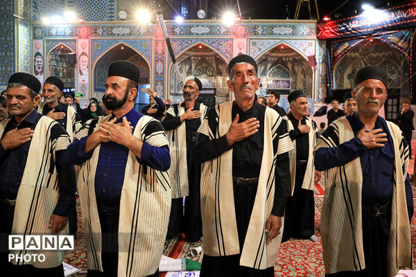 عزاداری سنتی شب هفتم محرم در «حسینیه حرم»