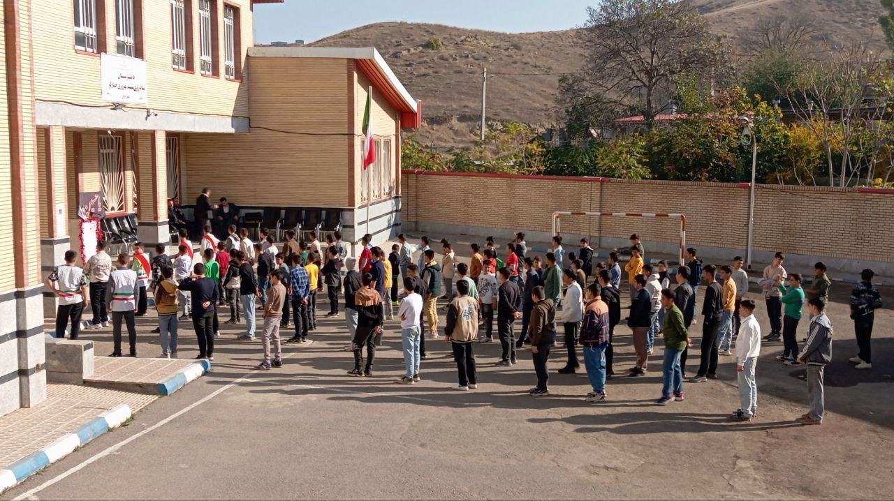 انتخابات شورای دانش‌آموزی در مدارس خدا آفرین 