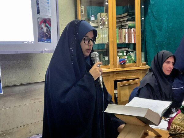 انتخابات شورای دانش‌آموزی در دبیرستان دخترانه فرزانگان شهرقدس