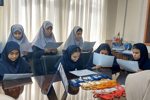 برگزاری جلسه همیاران مشاور در دبیرستان بعثت ناحیه یک شهرری