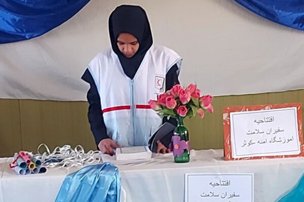 افتتاحیه سفیران سلامت در دبیرستان آمنه‌_کوثر شهرستان فیروزه