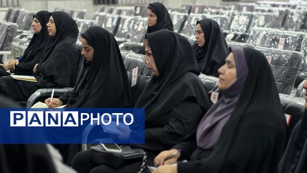 کارگاه مقاله‌نویسی آموزش‌دهندگان سوادآموزی در قائمشهر