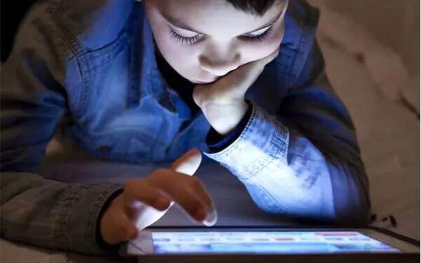 سواد رسانه‌ای؛ دانشی ضروری برای نسل دانش‌آموز در برابر اخبار جعلی