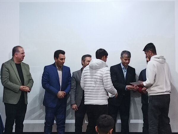 تقدیر از برترین های مدرسه نمونه آیت‌الله خامنه‌ای 