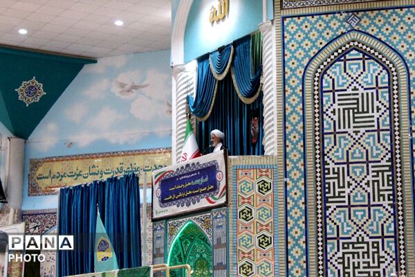 برگزاری میز خدمت آموزش و پرورش در مصلی امام خمینی(ره)