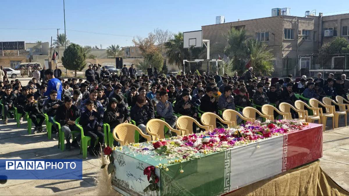 جلوه‌ای ماندگار از ارادت دانش‌آموزان بافق به شهدا