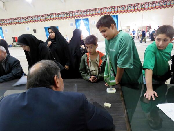 برگزاری میزخدمت آموزش و پرورش در محمدشهر کرج