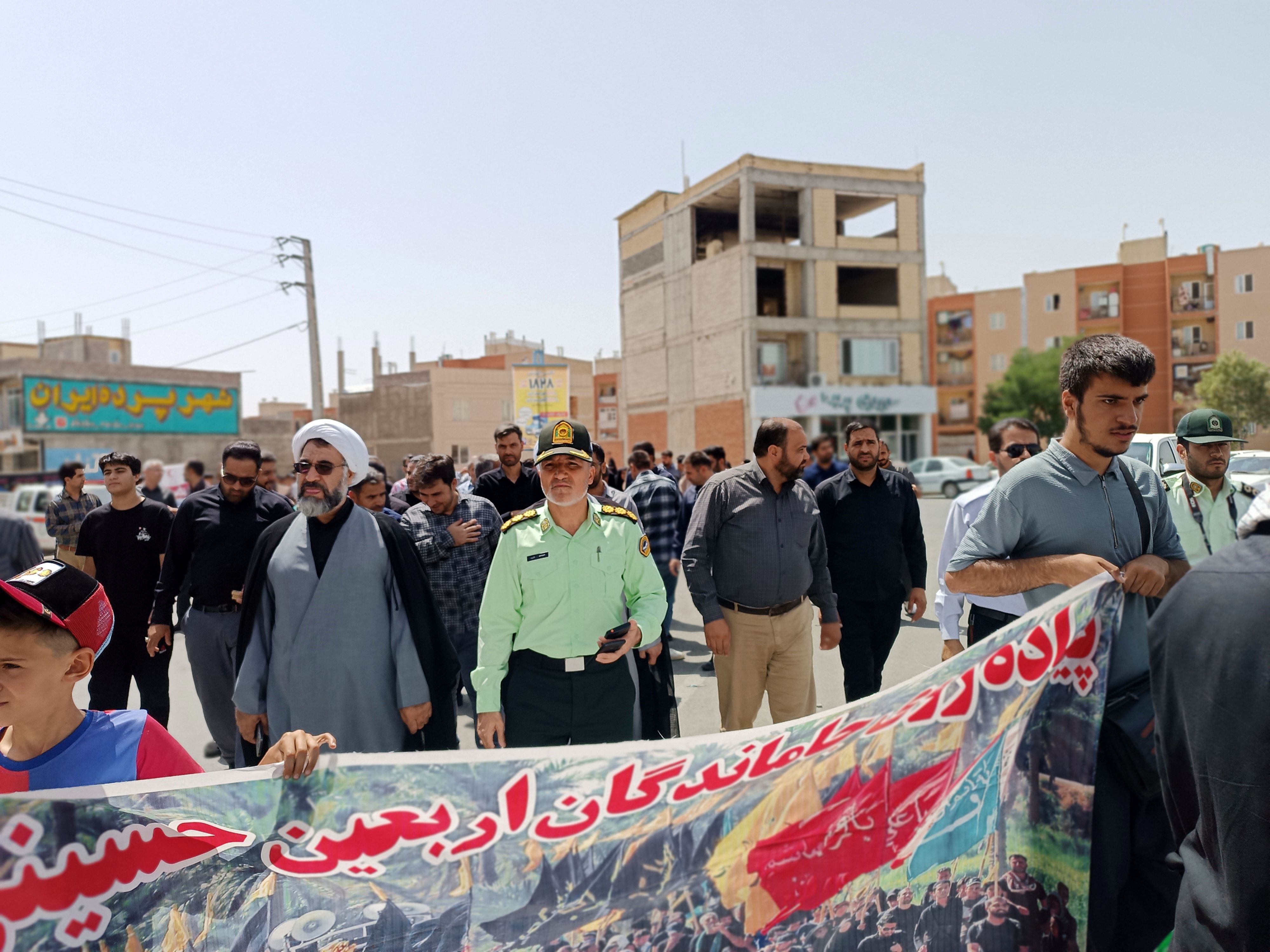 برگزاری پیاده‌روی جاماندگان اربعین حسینی در دهگلان با حضور پرشور مردم