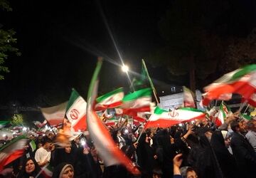 می آییم تا آینده را بسازیم